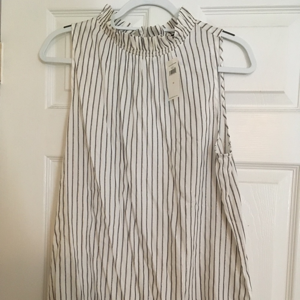 NWT BR mockneck shell